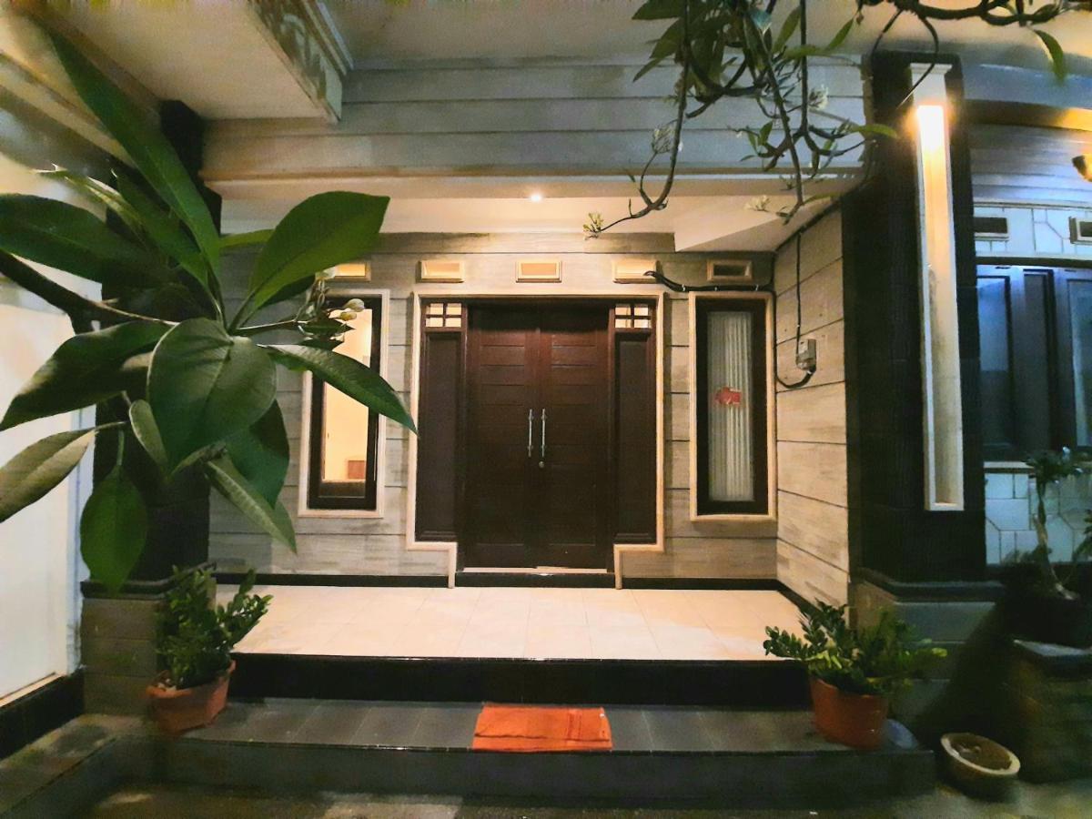 Ganggas Homestay Jimbaran Buitenkant foto
