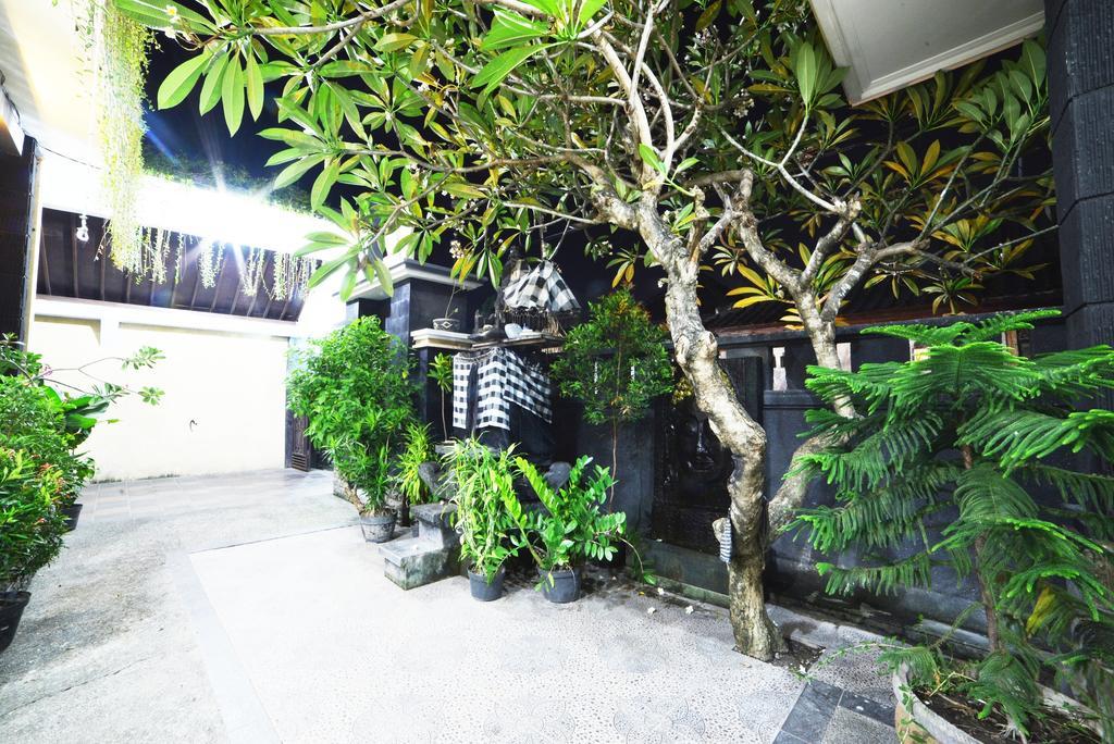 Ganggas Homestay Jimbaran Buitenkant foto