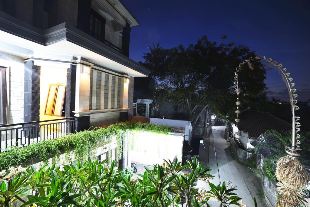 Ganggas Homestay Jimbaran Buitenkant foto