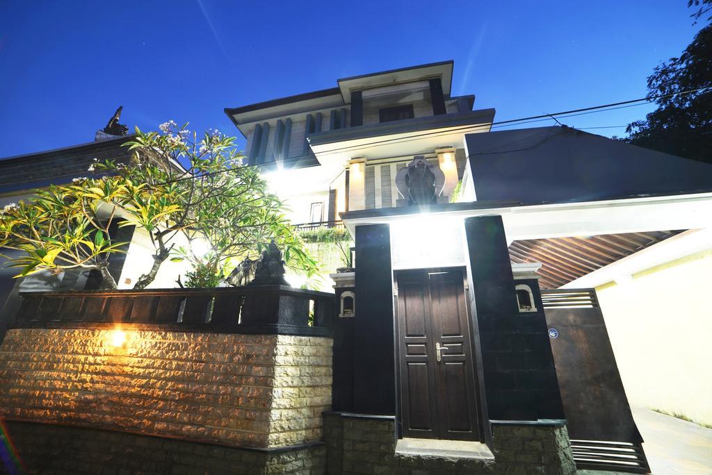Ganggas Homestay Jimbaran Buitenkant foto